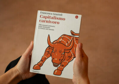 Capitalismo carnivoro. Allevamenti intensivi, carni sintetiche e il futuro del mondo