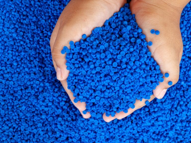 Plastica, plastica, plastica: chi ferma il flagello ?