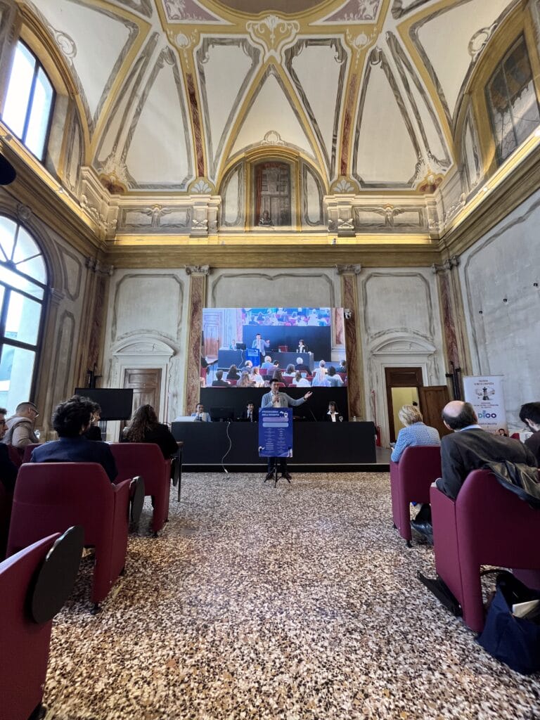 “Soffrendo, si impara?”: la discussione sostenibile, secondo la finale interuniversitaria di dibattito